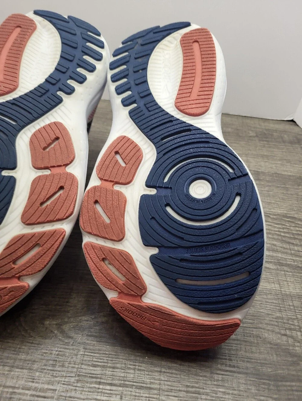 Brooks gently used